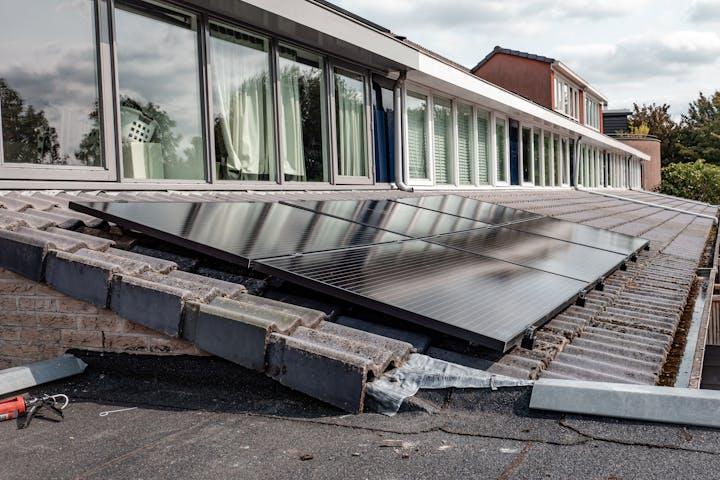 batiment panneaux solaires