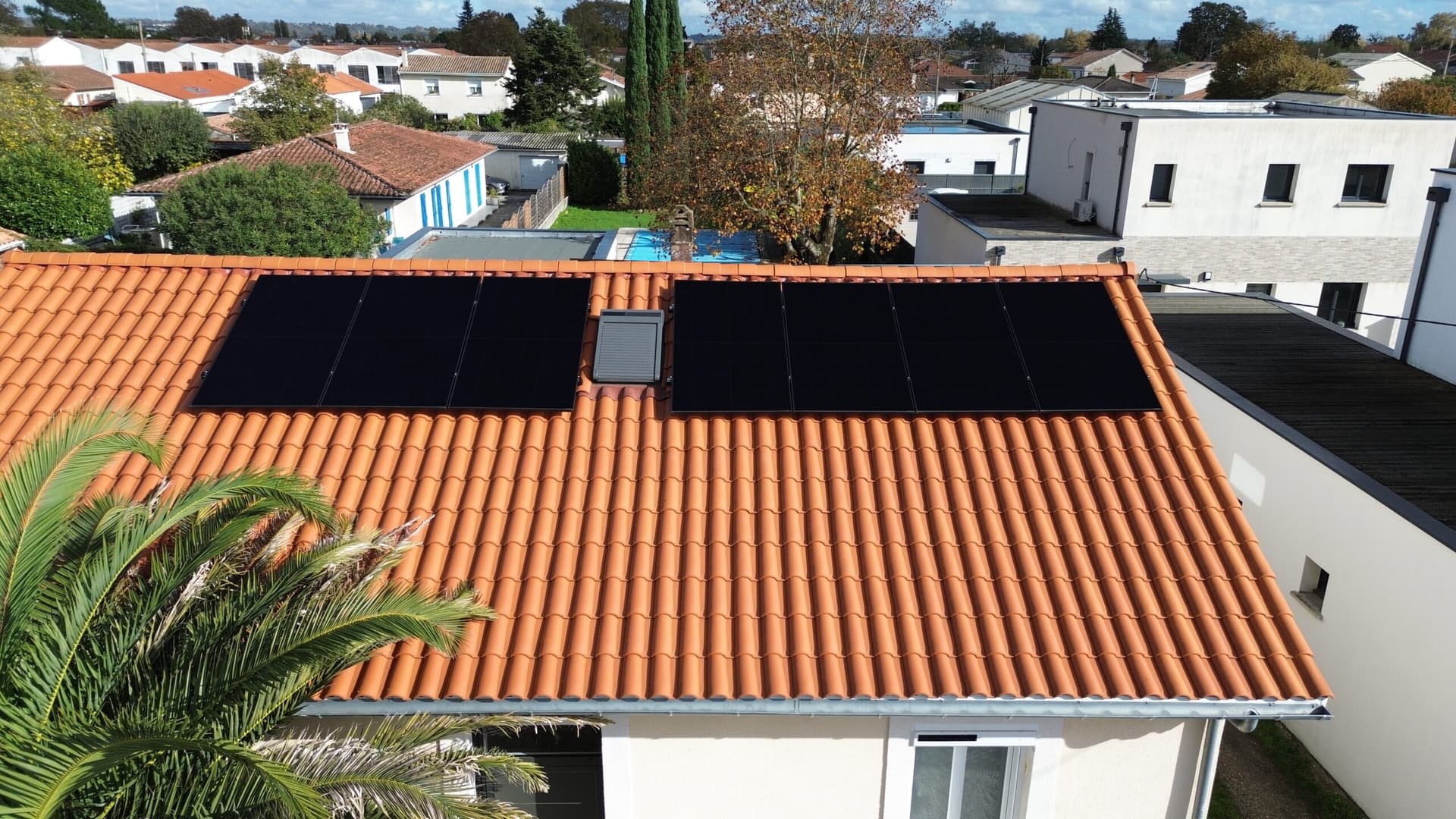 photo d'une installation solaire réalisée par Moon Energie, powered by Solarock